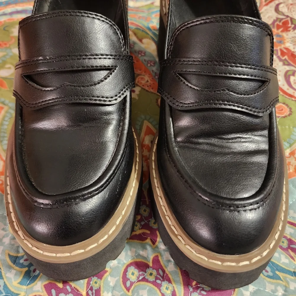 DV By Docle Vita Women's Black Tammy Loafer Lug Sole Platform Loafers Size 6.5